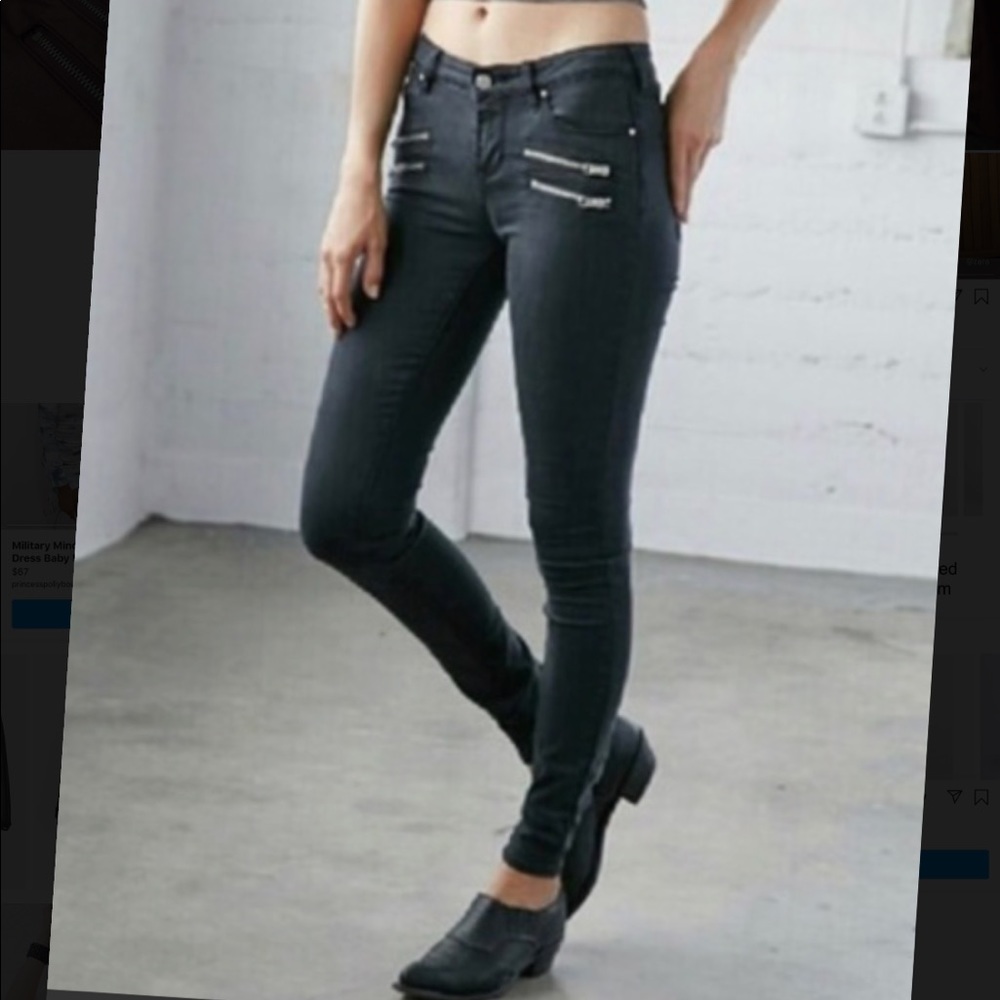 Bullhead Denim Co. Black Skinny Mid-Rise Jeans